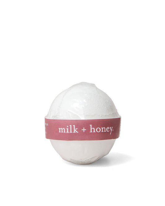 Bath Bomb No. 16 Bath Bomb milk + honey 