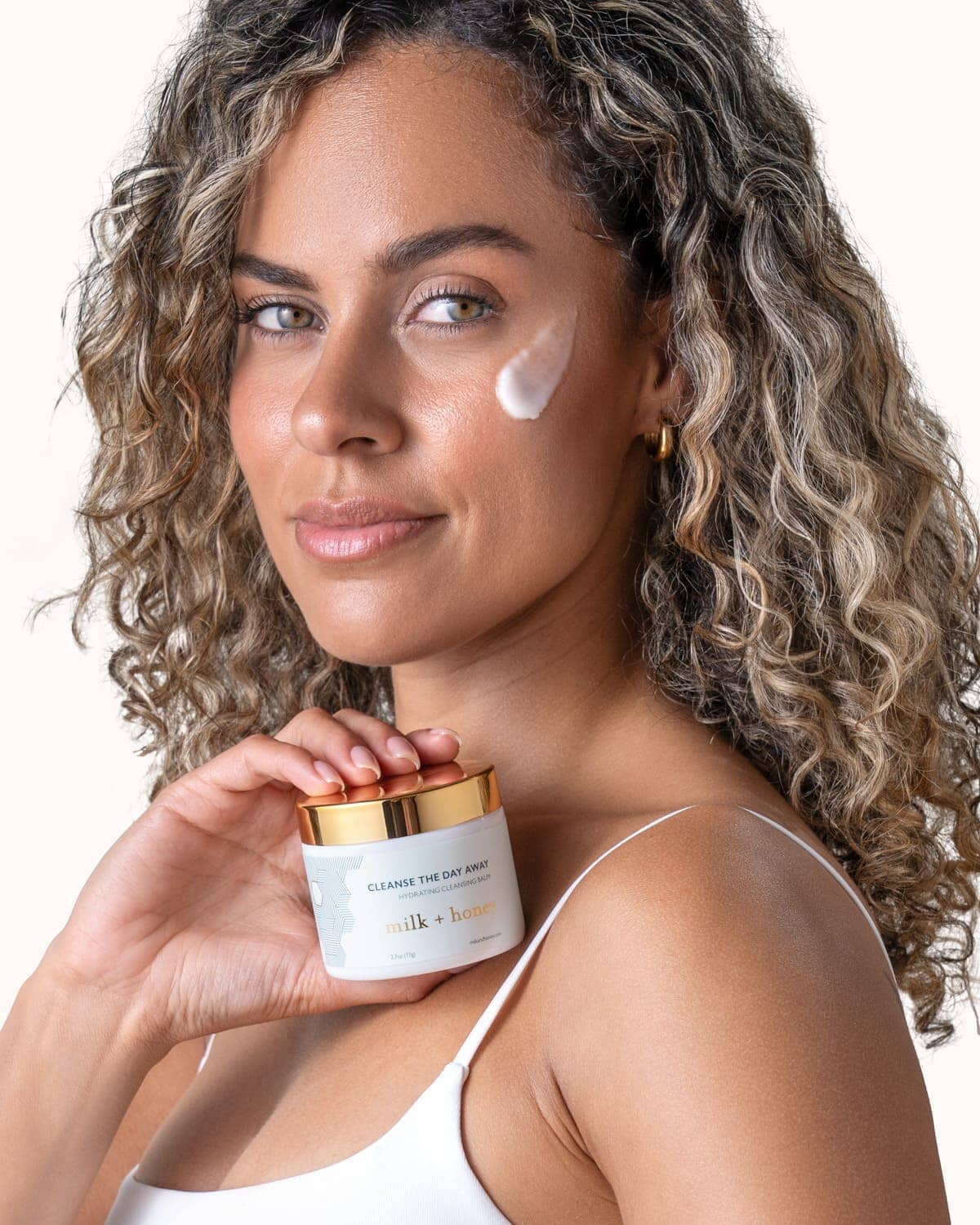 Cleanse the Day Away Cleanser milk + honey 